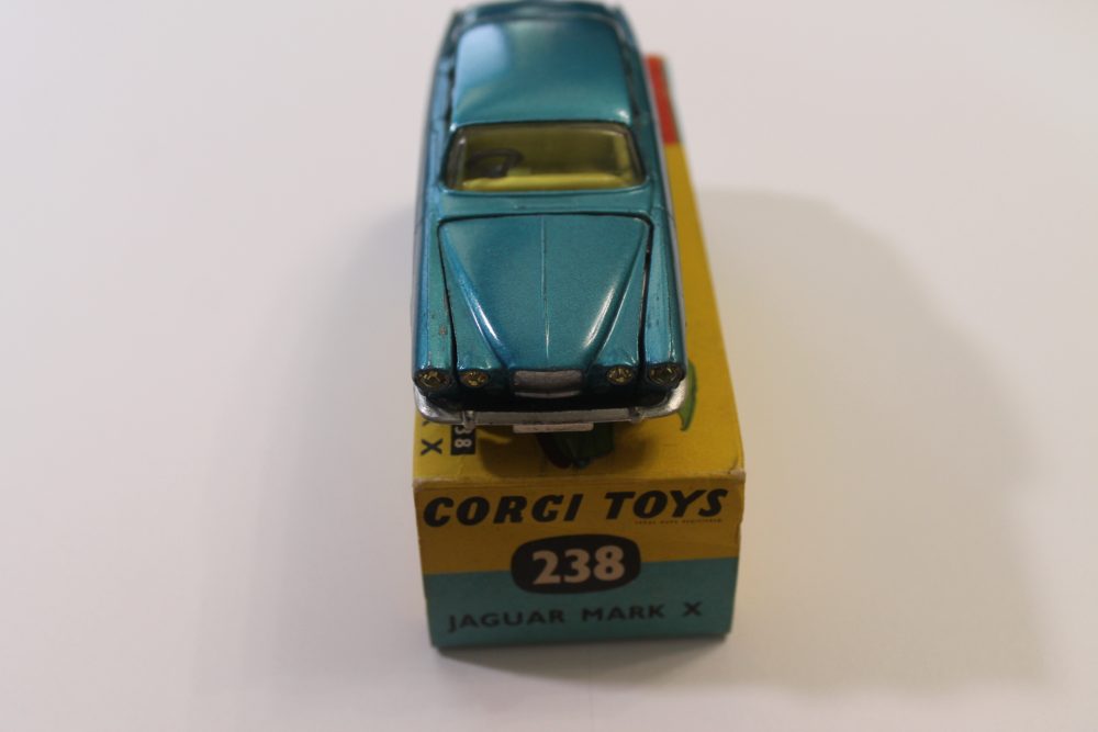 jaguar mark x corgi toys 238 front