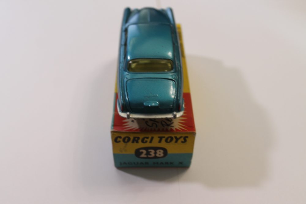 jaguar mark x corgi toys 238 back