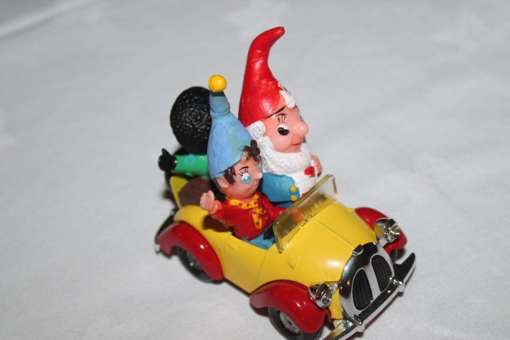 noddys car and friends spun hubs corgi toys 801 right side