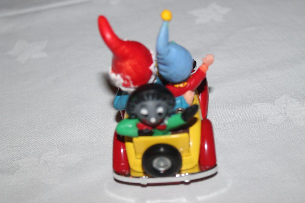 noddys car and friends spun hubs corgi toys 801 back