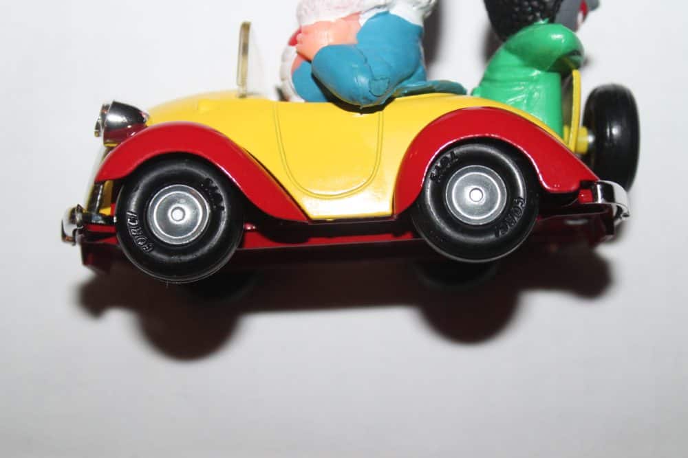 noddys car and friends spun hubs corgi toys 801 hubs