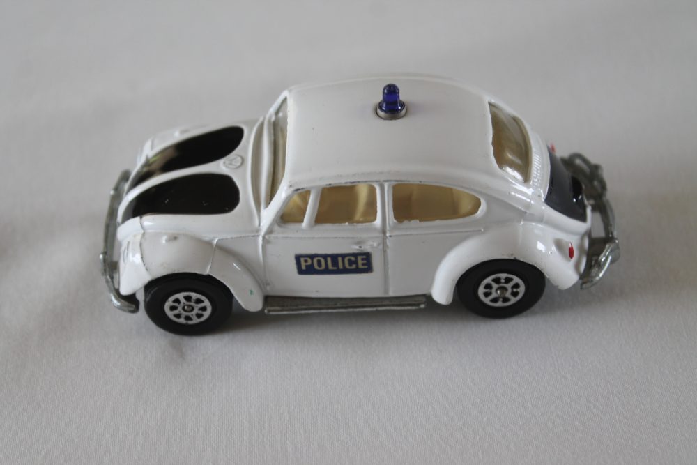 volkswagen 1200 beetle police car corgi toys 373 left side