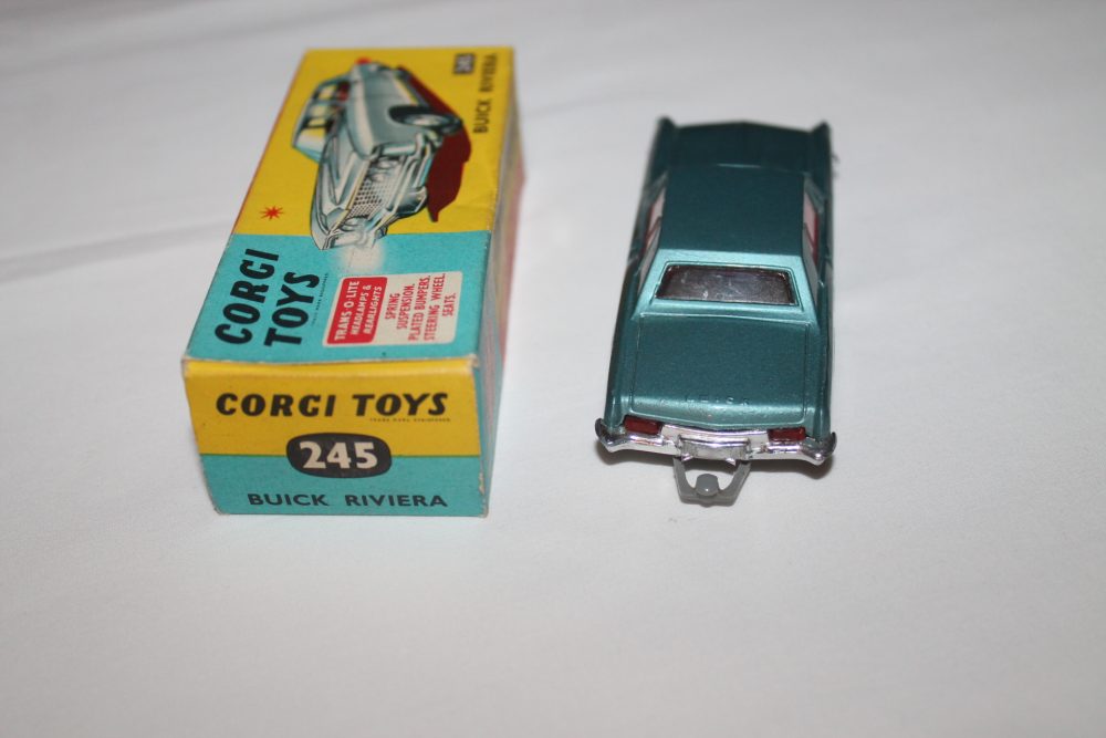 buick riviera sea green corgi toys 245 back