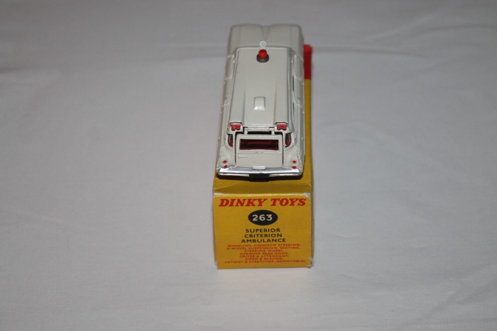 superior criterion ambulance dinky toys 263 back