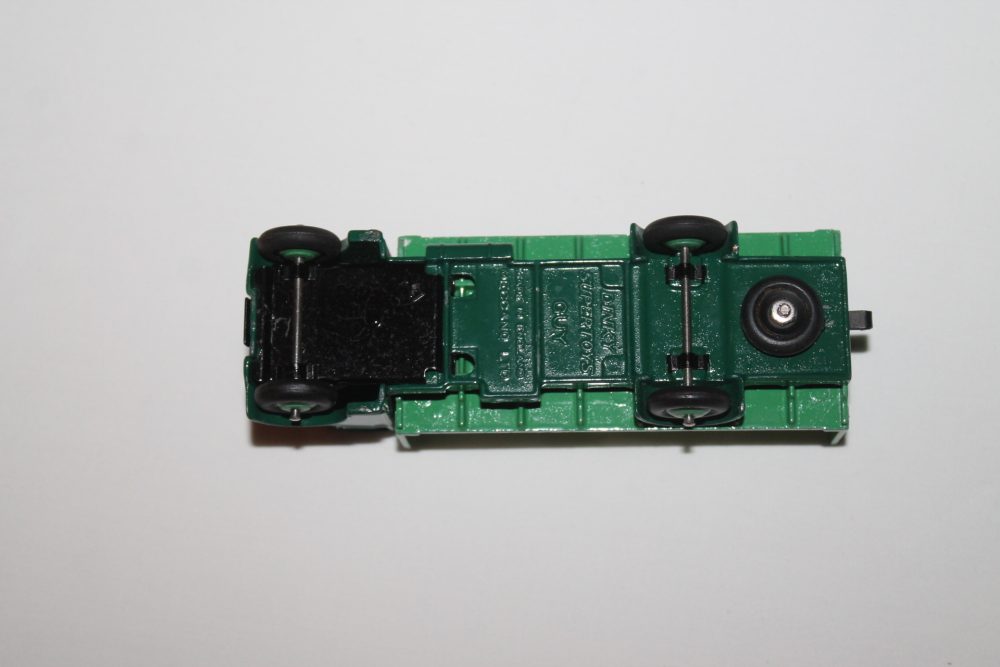 guy tailboard dinky toys 513 base