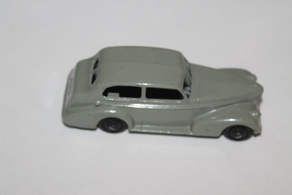 oldsmobile dinky toys 39b side