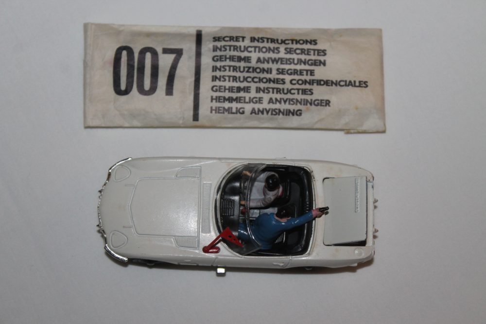 toyota 2000gt james bond corgi toys 336 top