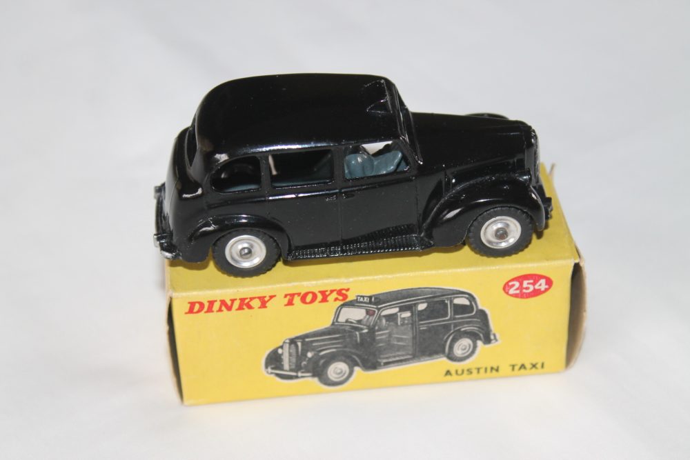 austin taxi dinky toys 254 side