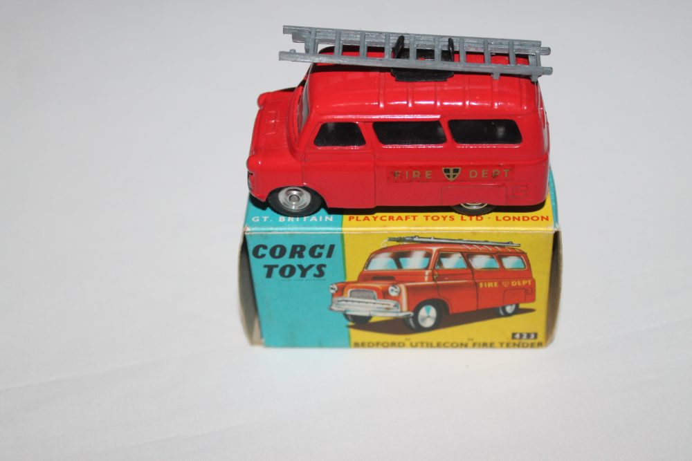 bedford utilecon fire tender corgi toys 423