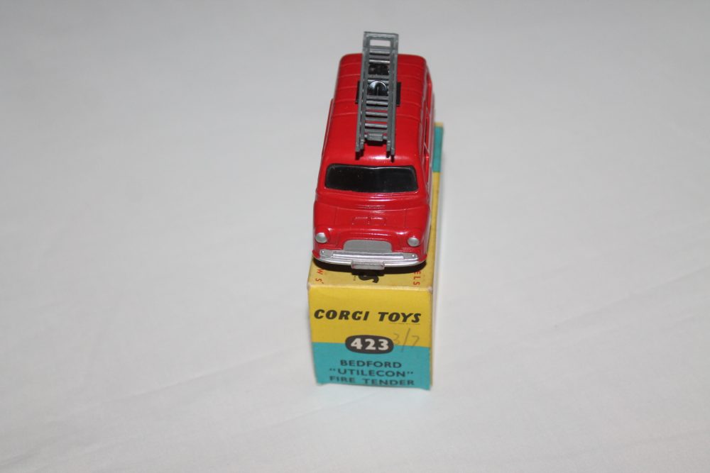 bedford utilecon fire tender corgi toys 423 front