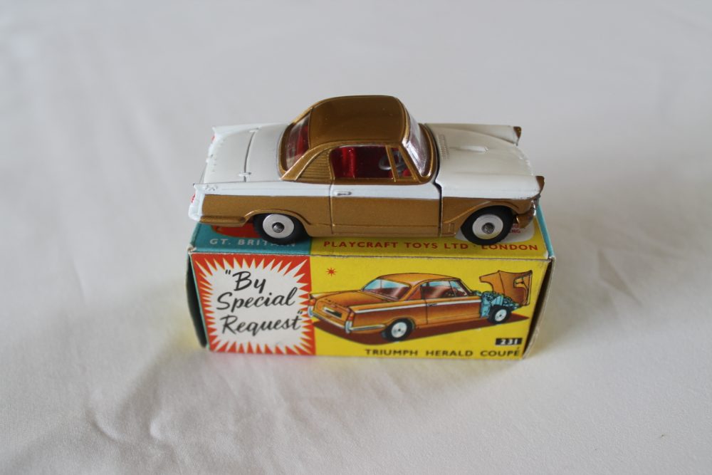 triumph herald coupe corgi toys 231 side
