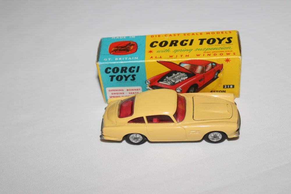 aston martin d.b.4. corgi toys 218 side