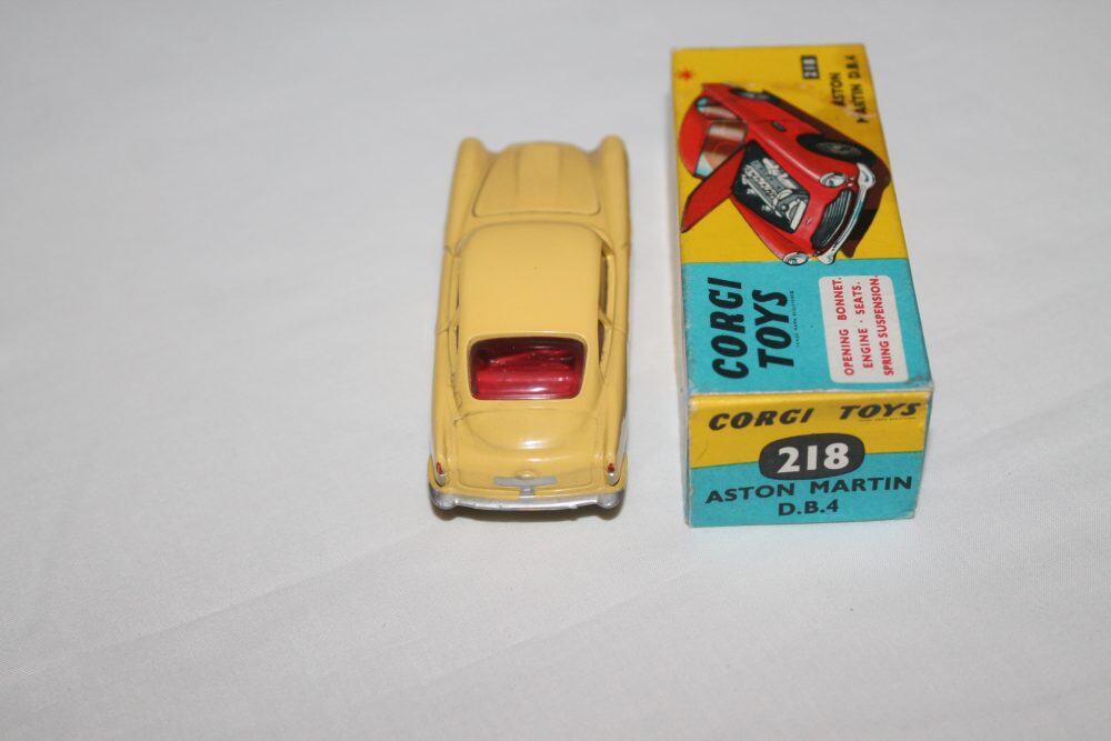 aston martin d.b.4. corgi toys 218 back