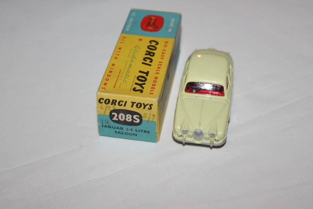 jaguar 2.4 litre saloon corgi toys 208s front