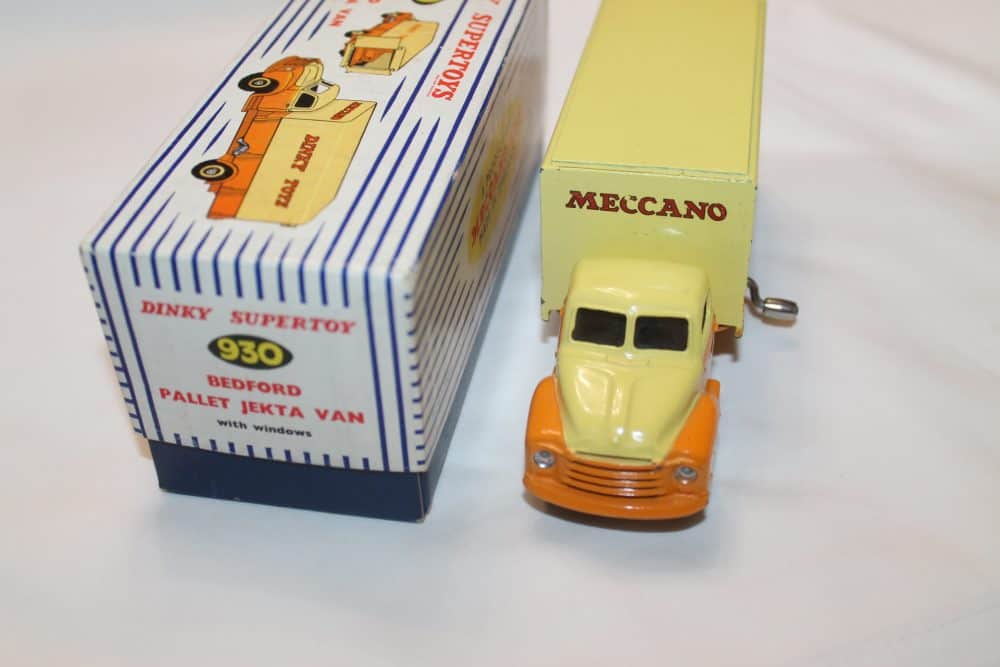 bedford pallet jekta truck dinky toys 930 front