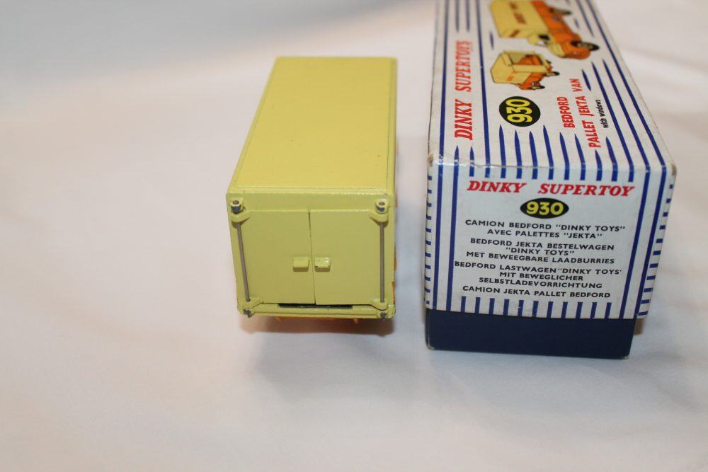 bedford pallet jekta truck dinky toys 930 back