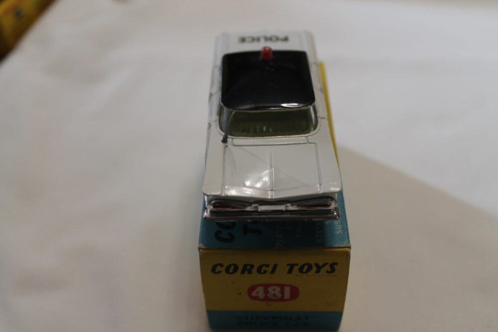 chevrolet police car corgi toys 481 back