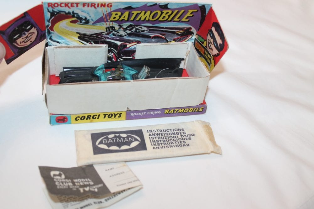 1st issue matte black batmobile corgi toys 267
