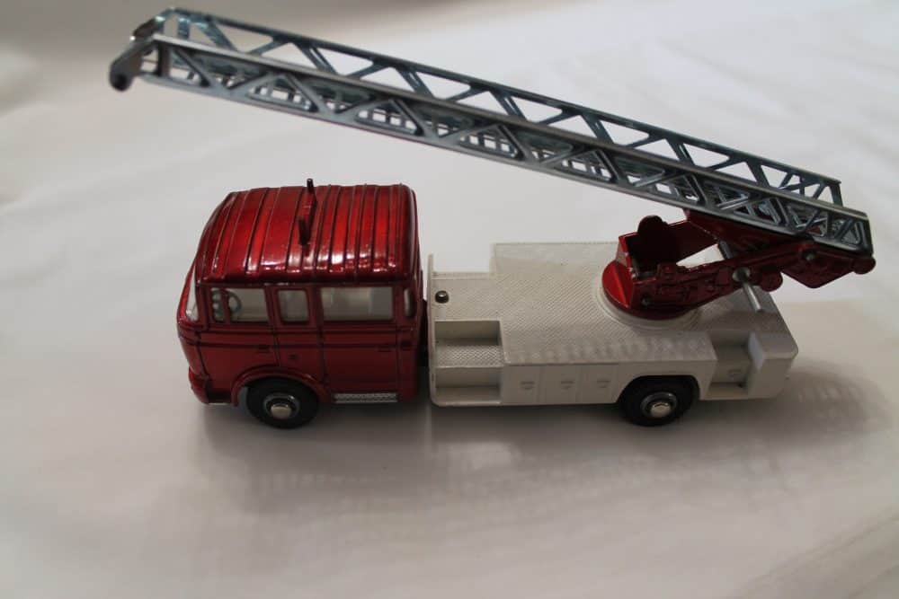 berliet cab turntable fire escape dinky toys 956