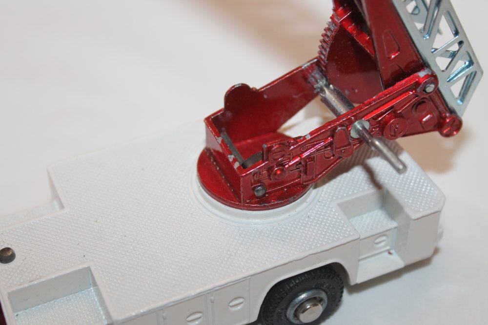berliet cab turntable fire escape dinky toys 956 right winch