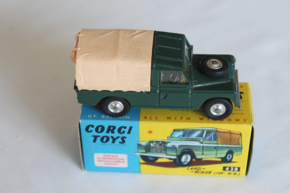 land rover 109 wb corgi toys 438 side