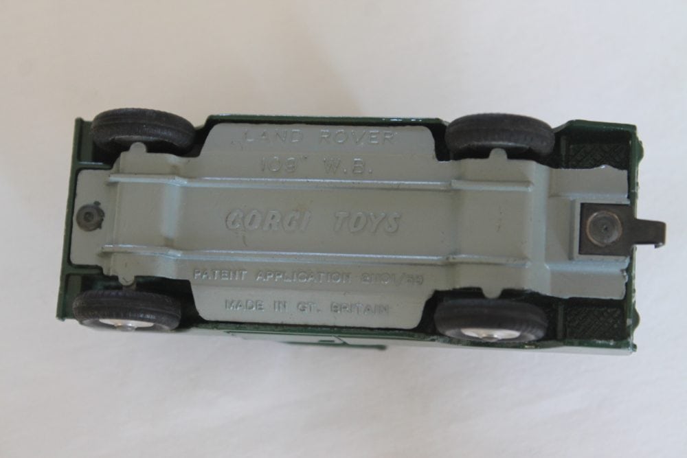 land rover 109 wb corgi toys 438 base