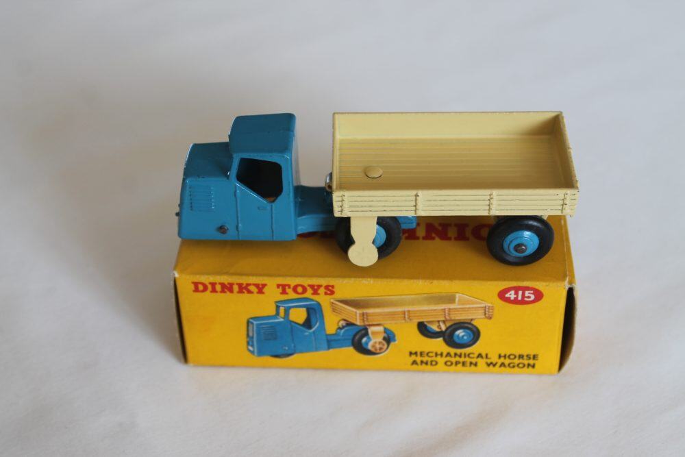 mechanical horse and open wagon dinky toys 415