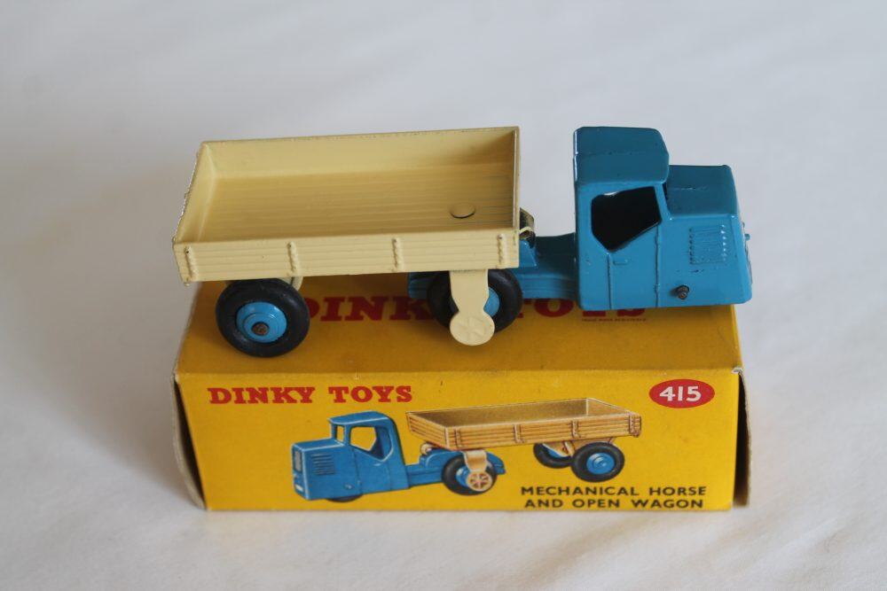 mechanical horse and open wagon dinky toys 415 side