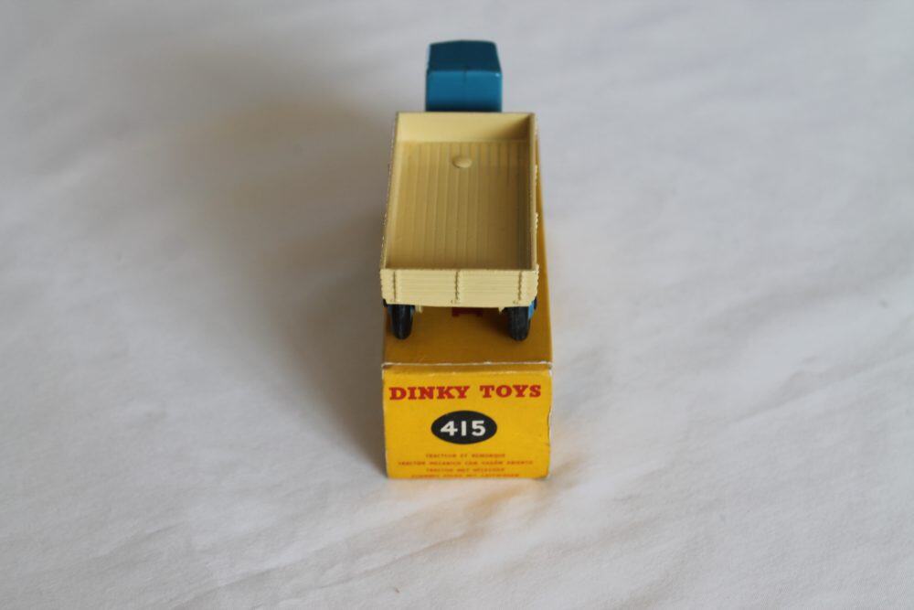 mechanical horse and open wagon dinky toys 415 back