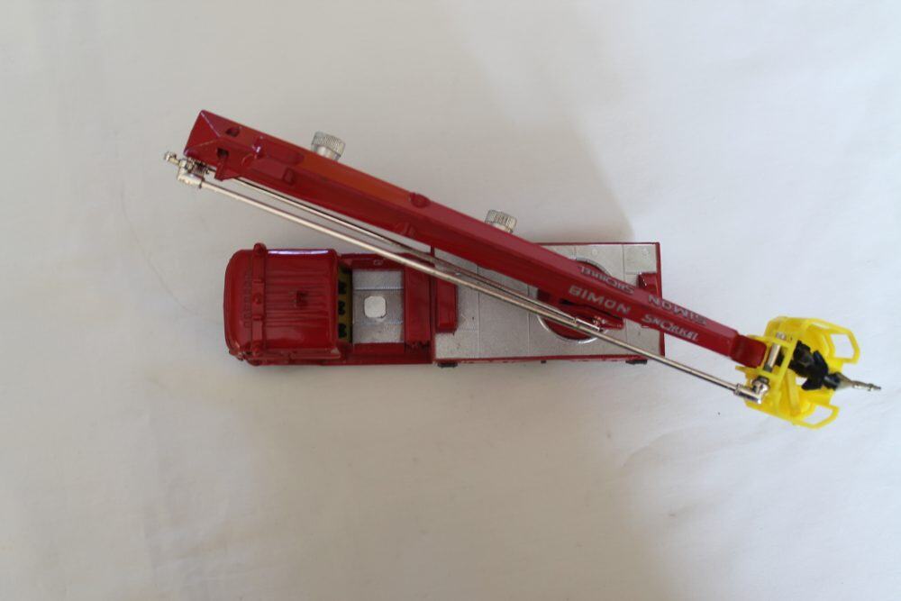 simon snorkel fire engine corgi toys 1127 top