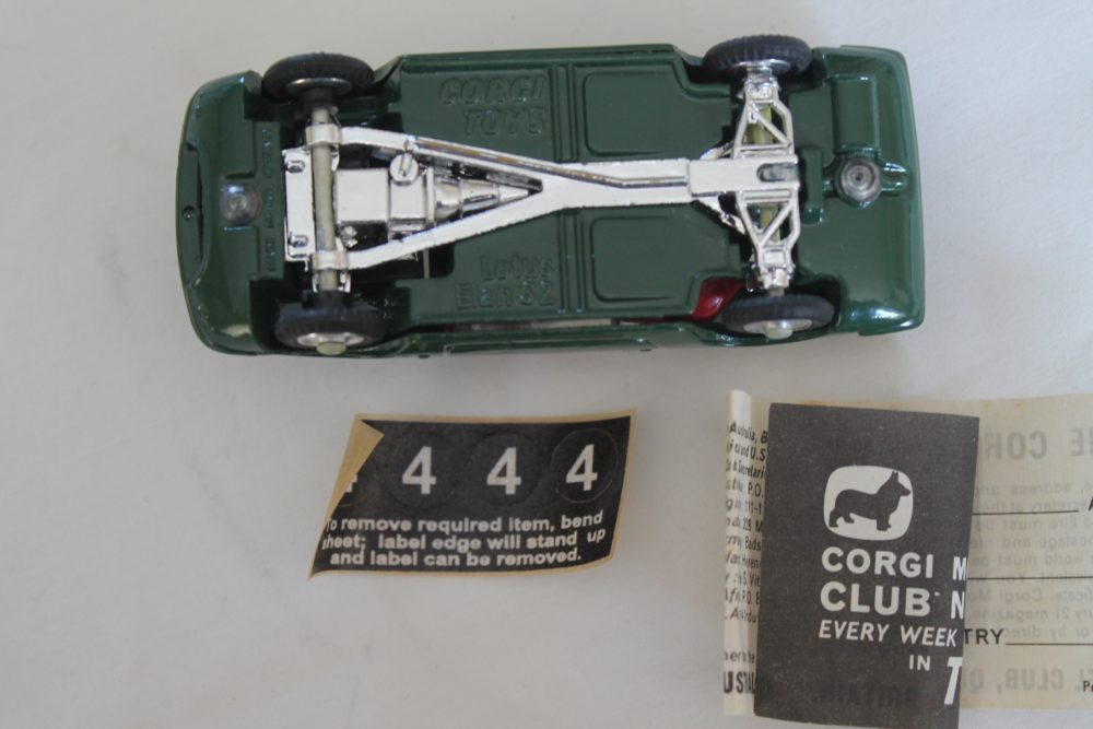 CORGI TOYS 318「LOTUS ELAN S2」 s-l400.jpg