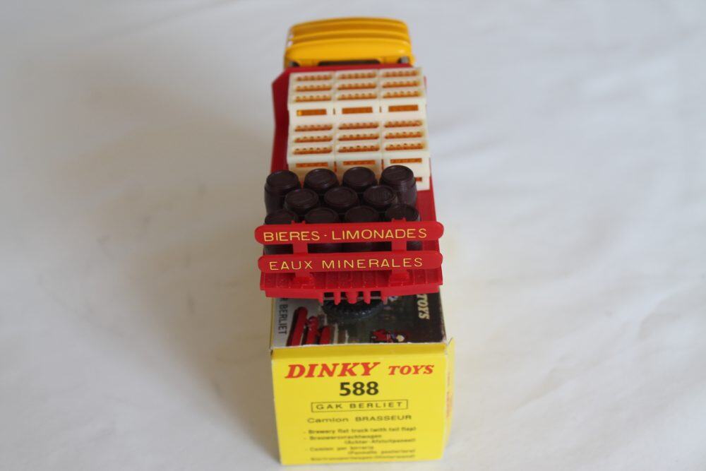 berliet beer lorry french dinky 588 back