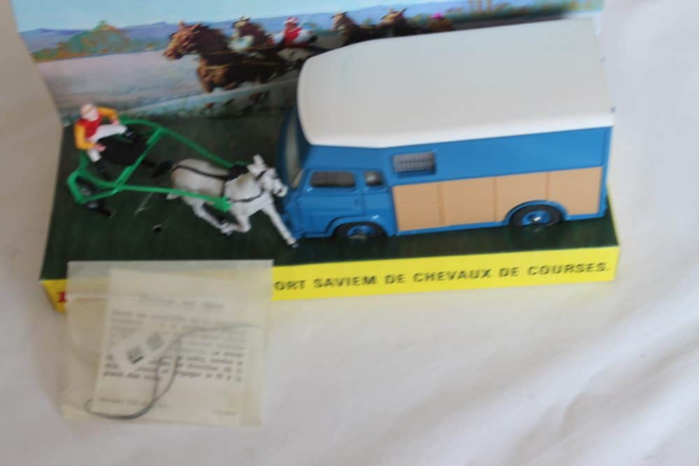 saviem horse box and sulky french dinky toys 571