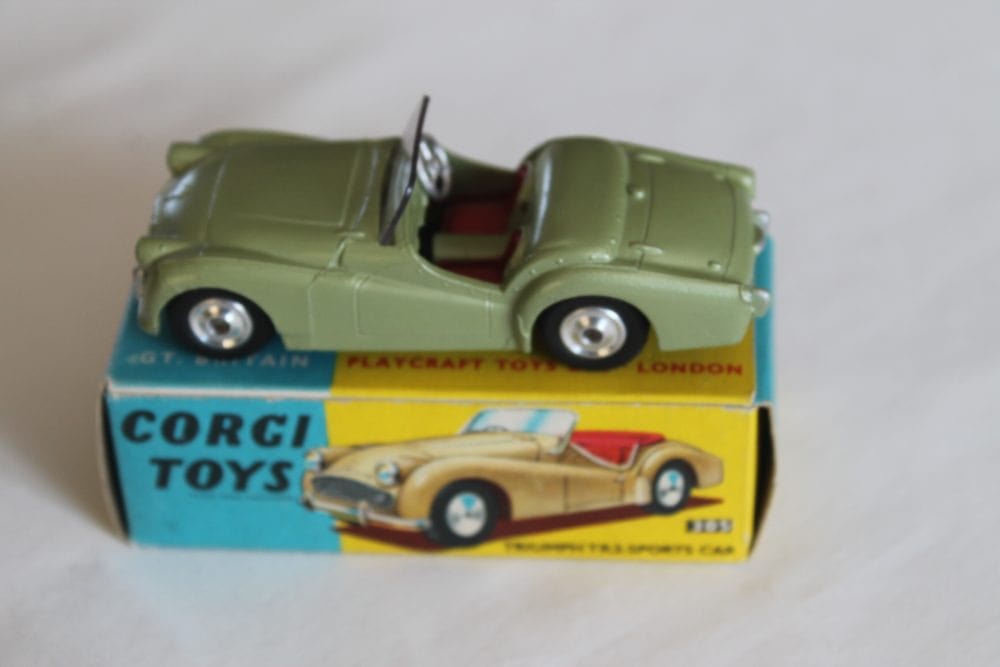 triumph tr3 sports car corgi toys 305
