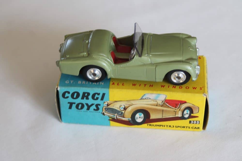 triumph tr3 sports car corgi toys 305 side