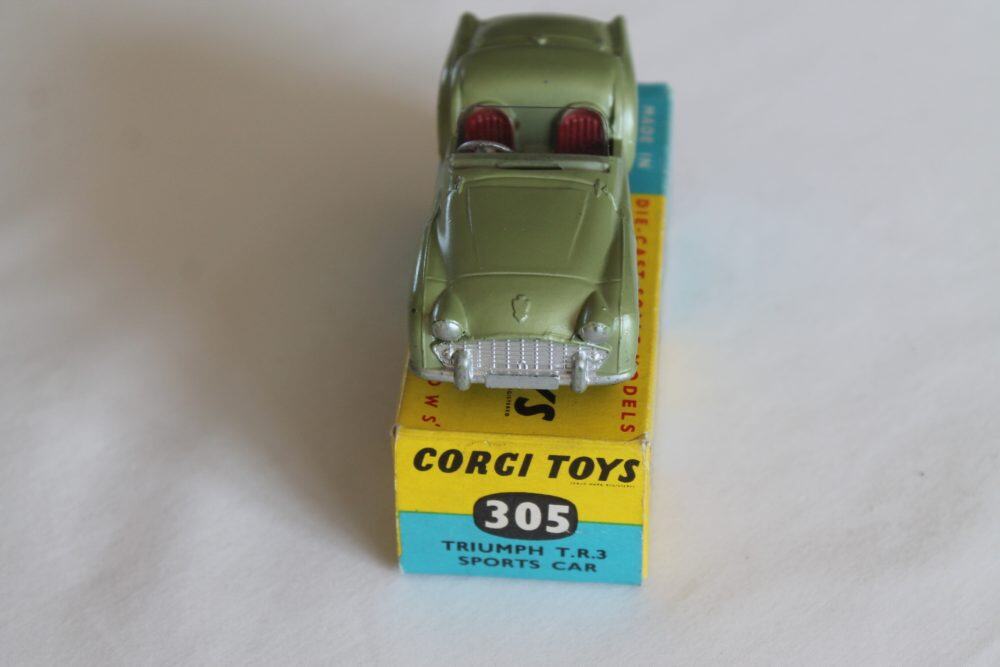 triumph tr3 sports car corgi toys 305 front