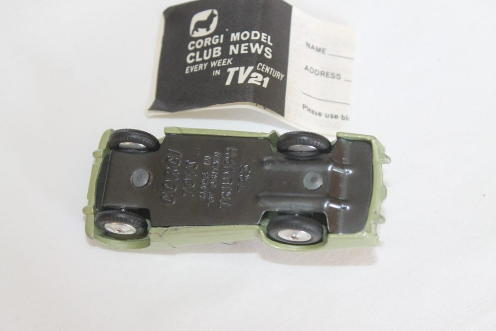 triumph tr3 sports car corgi toys 305 base