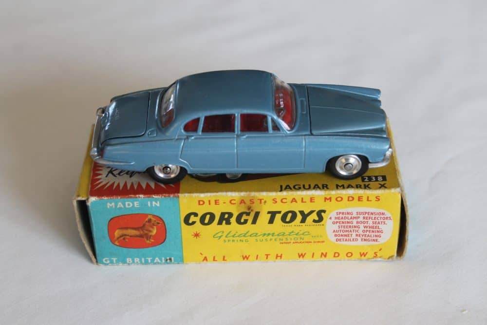 jaguar mark x dinky toys 142 side
