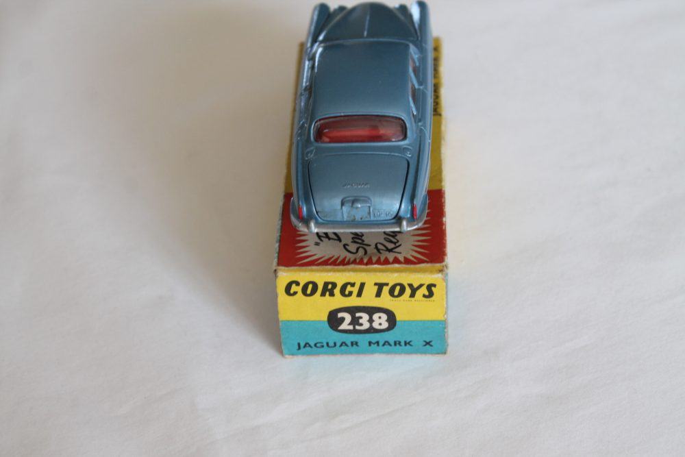 jaguar mark x dinky toys 142 back