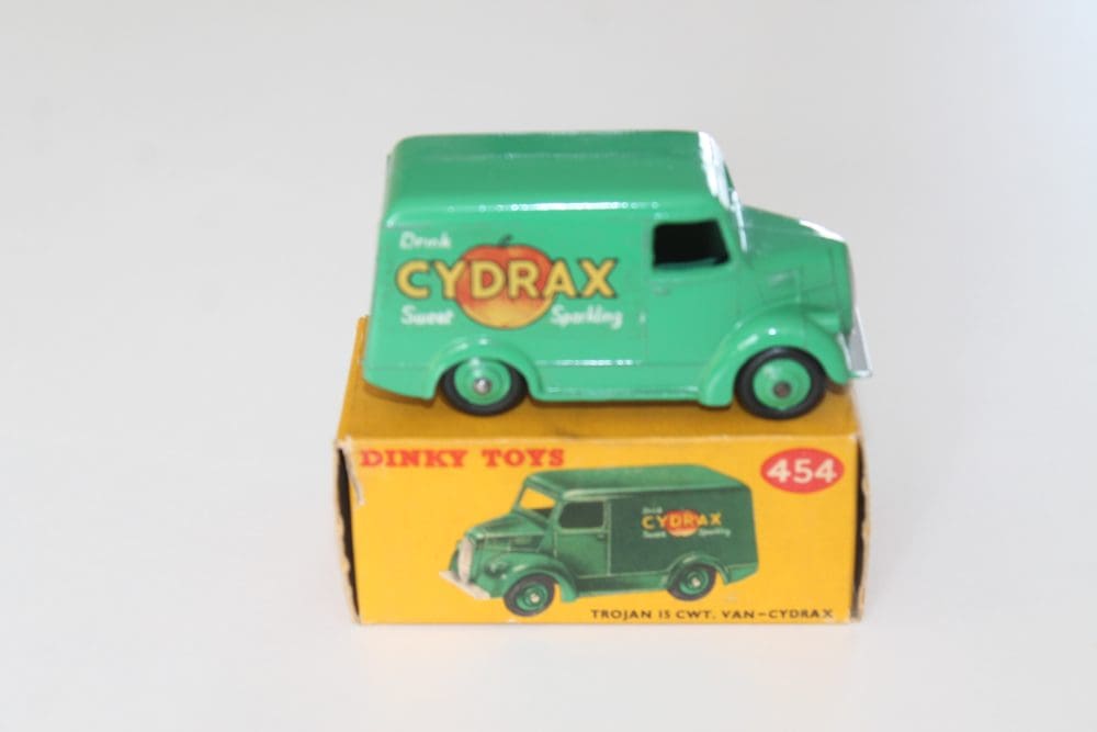 trojan cydrax van dinky toys 454 side