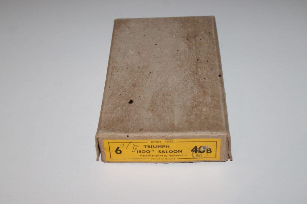 triumph 1800 saloons full trade box dinky toys 140b box