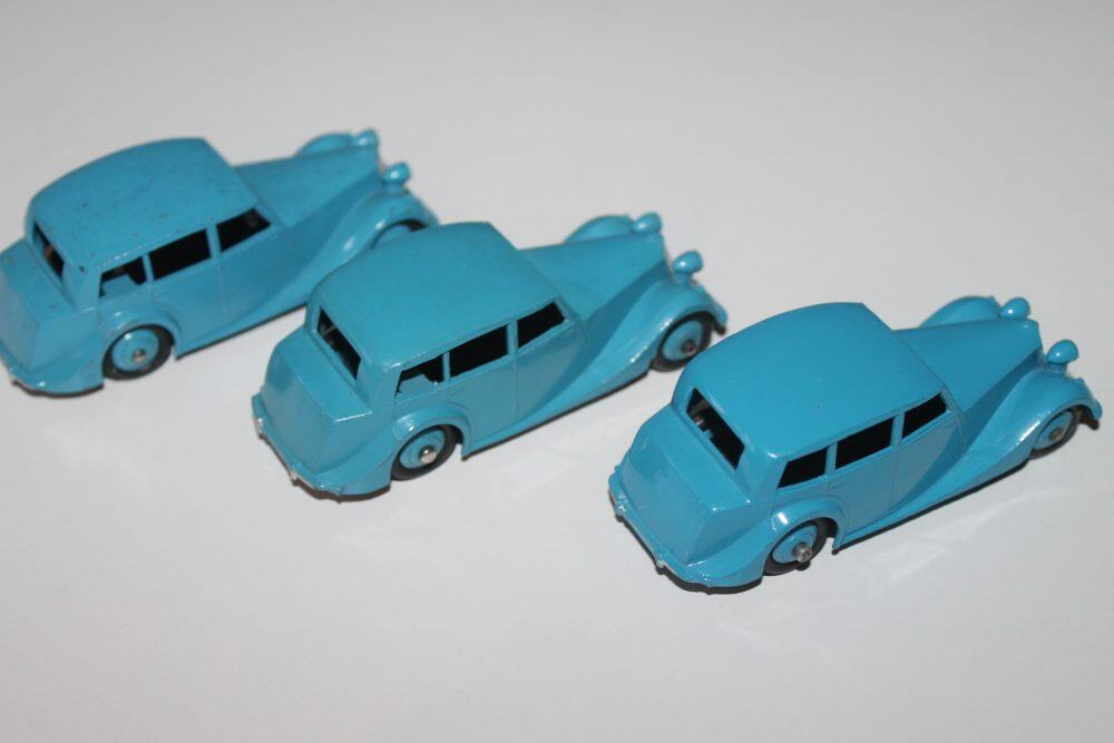 triumph 1800 saloons full trade box dinky toys 140b 3 all blue pic 2