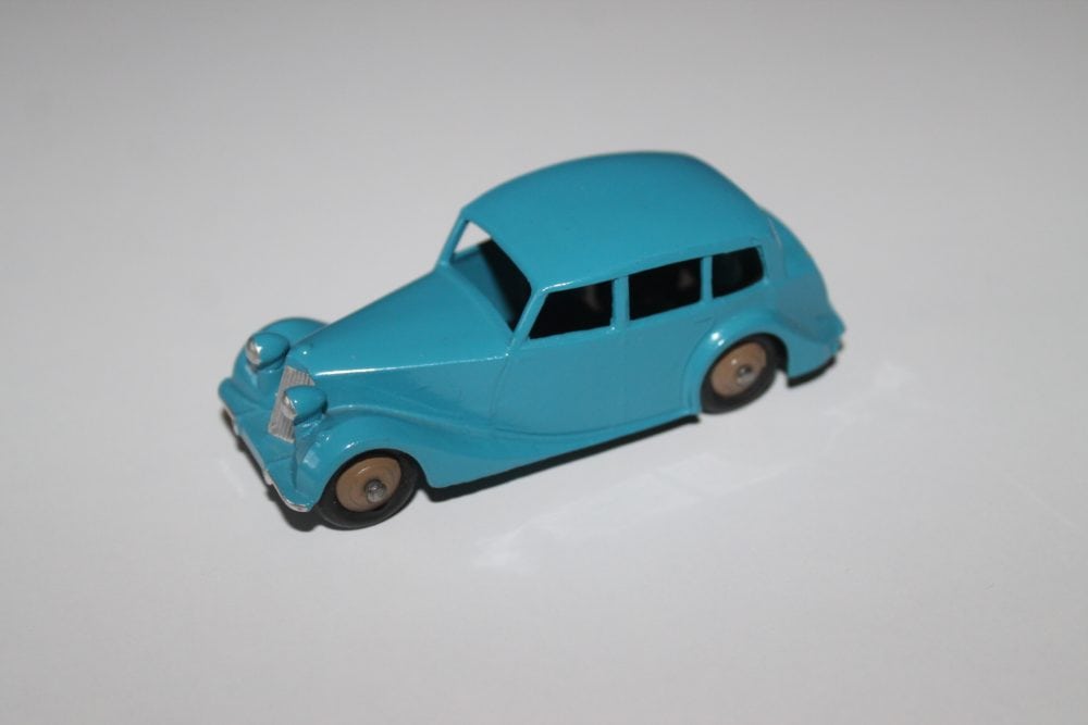 triumph 1800 saloons full trade box dinky toys 140b 3 all blue and tan hubs pic1