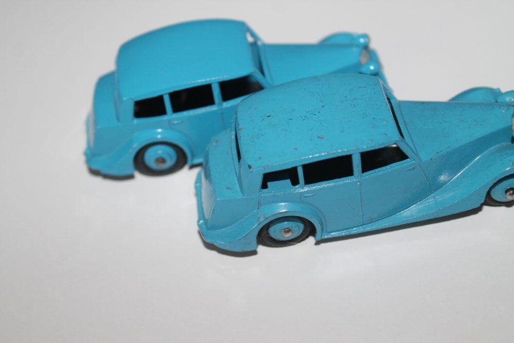 triumph 1800 saloons full trade box dinky toys 140b 3 all blue pic 3