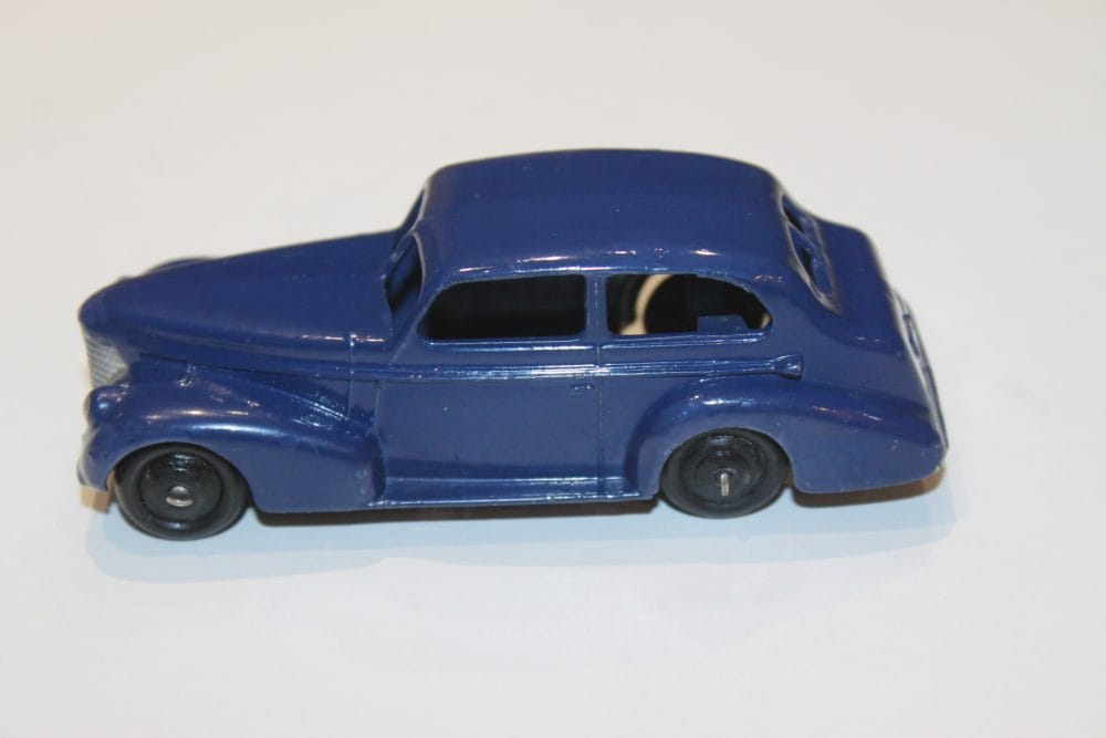 oldsmobile saloon dinky toys 39b