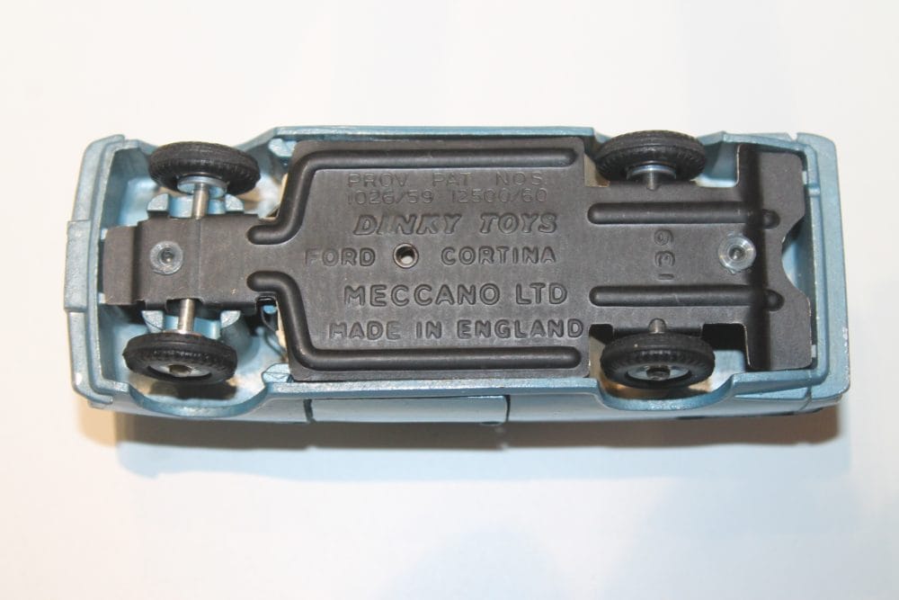 ford cortina dinky toys 139 base