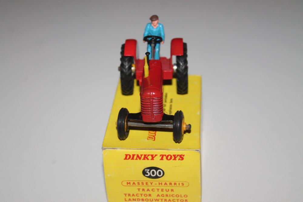 massey-ferguson tractor dinky toys 300 front