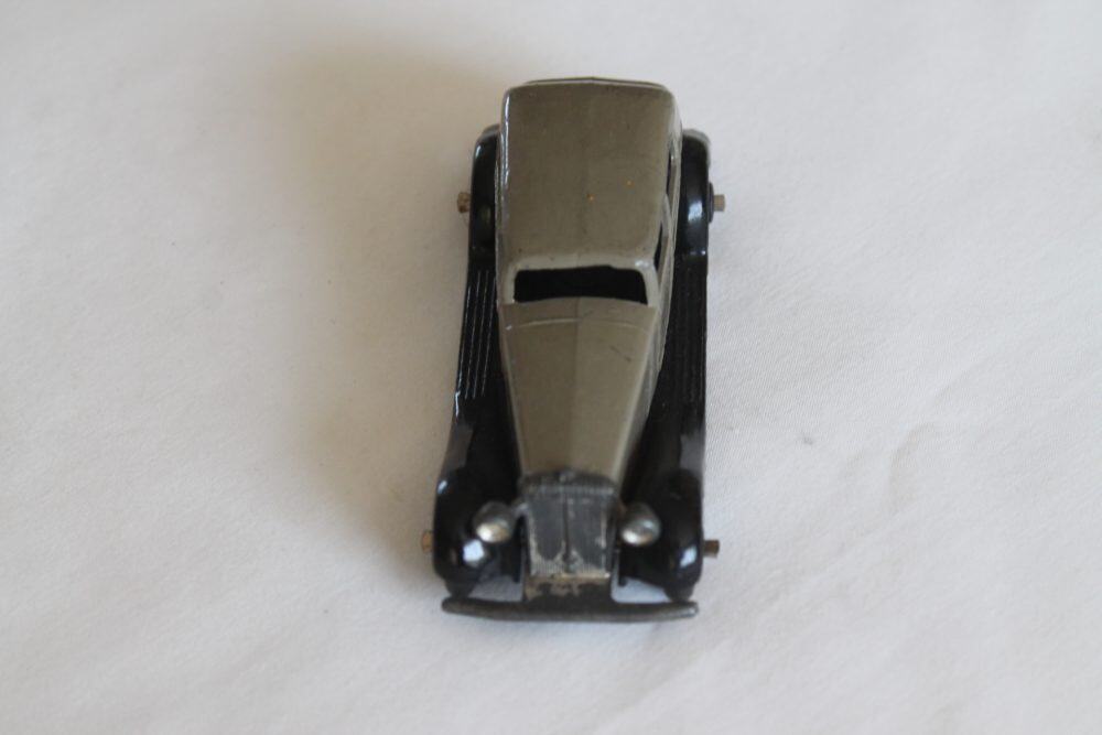 Dinky Toys 030C Daimler diecast model car, vintage collectible toy, black and grey miniature vehicle.