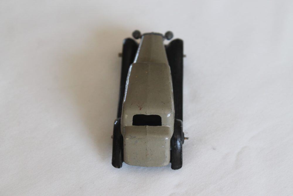 Vintage Dinky Toys 030C Daimler model car for collectors.
