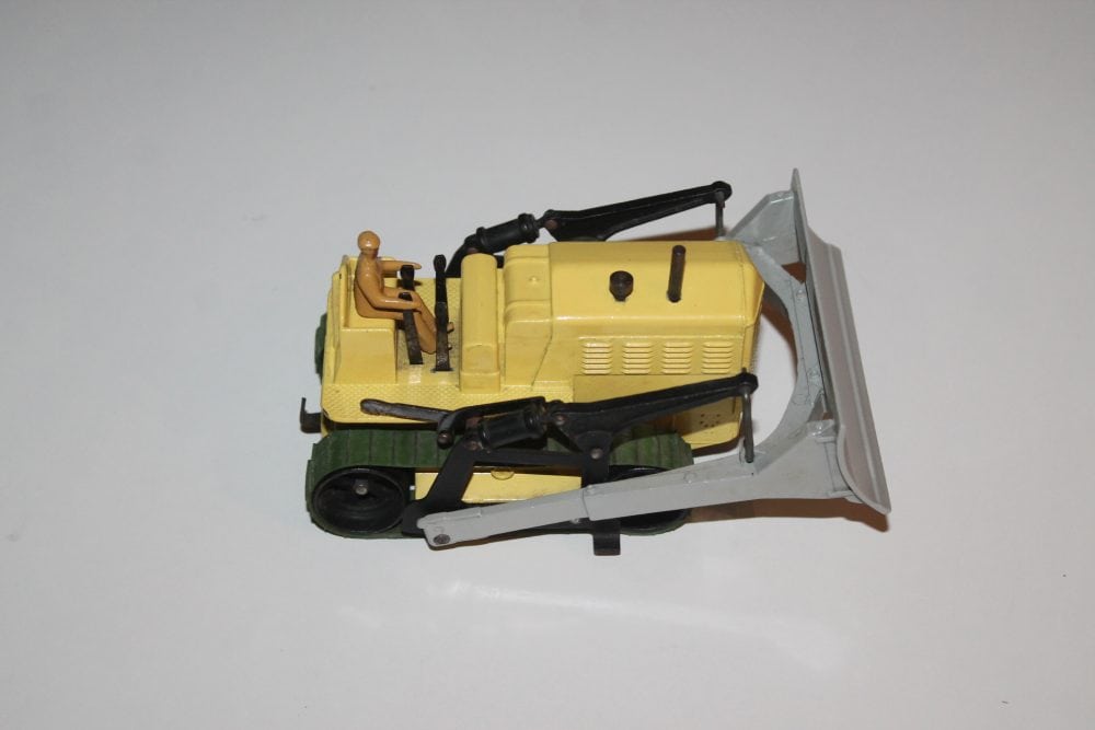 Detailed Dinky Toys French Citroen DS19 diecast car model for collectors.